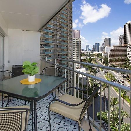 Resort Life At A Low Price- Ilikai Hotel Honolulu Exterior foto